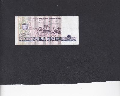 Beschrijving achterzijde: HARVESTING